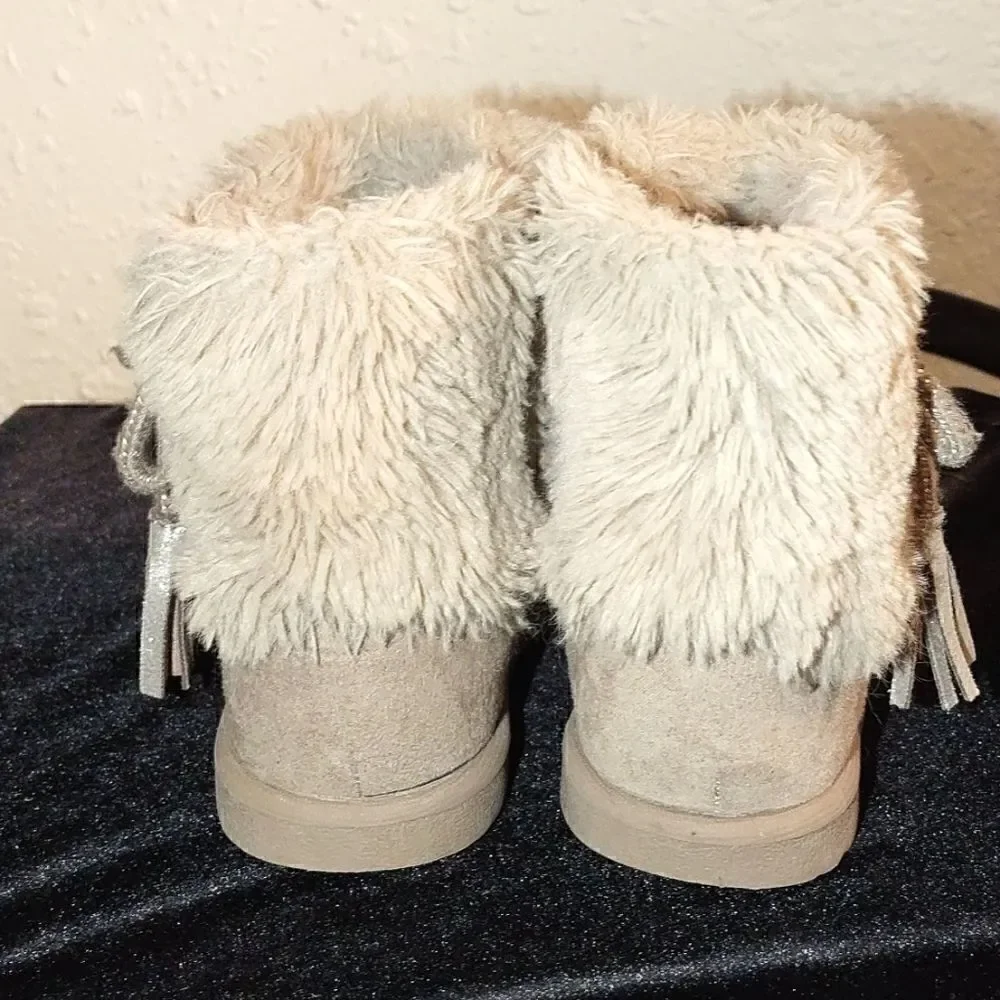Magellan Outdoors Gray Faux Fur & Suede Boots